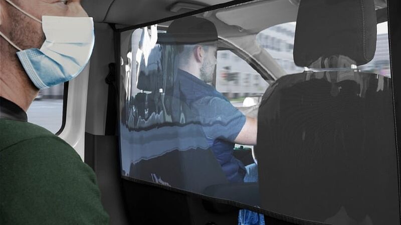 Social Distance: Ford bietet transparente Schutzschilde als Zubehör für Innenräume von Nutzfahrzeugen an