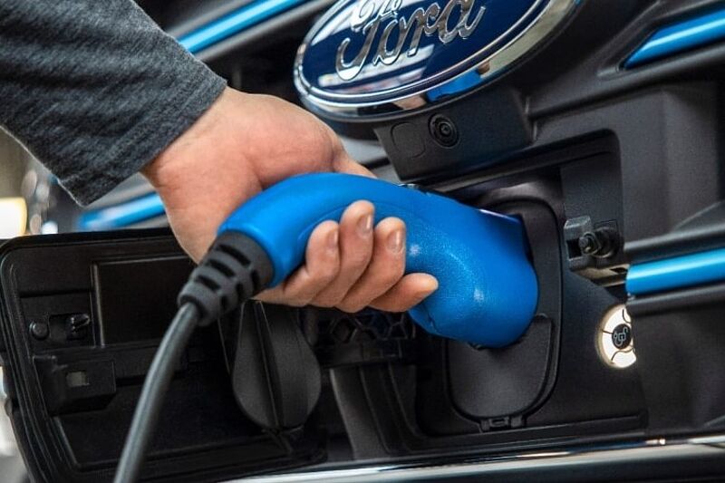 Ford präsentiert den neuen E-Transit – erste voll-elektrische Variante der global erfolgreichen Nutzfahrzeug-Modellreihe