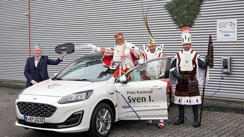 Kölner Dreigestirn fährt mit Ford Kuga Plug-in-Hybrid elektrisch durch den Karneval